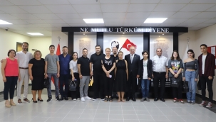 Başkan Akın öğrencileri kutladı ve ödüllendirdi