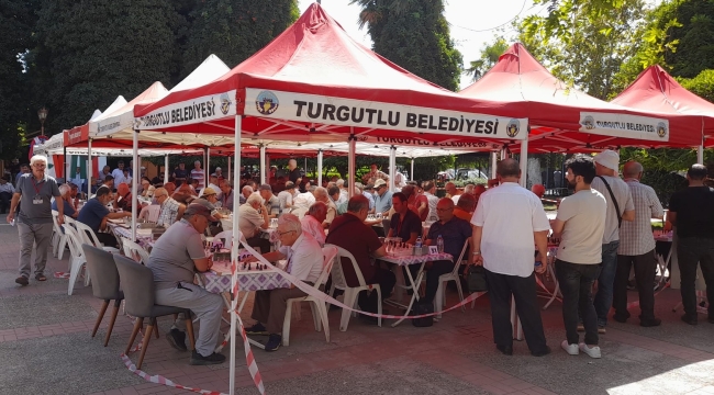 Dama yarışması renkli görüntülere sahne oldu