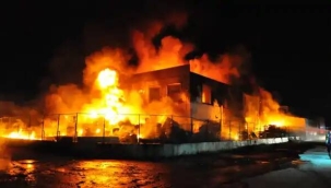 Geri dönüşüm tesisinde yagın zehirli varıller patladı