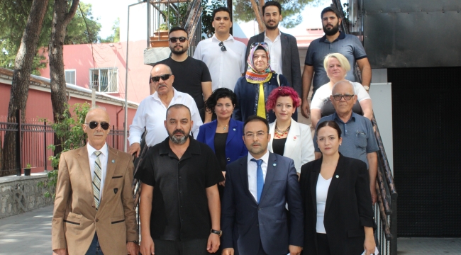 İYİ partiden 81 ilde eş zamanlı andımız eylemi