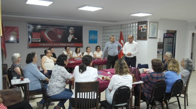 Kadın kollarıyla ortak toplandı