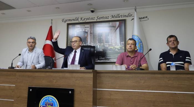  MHP'li iki meclis üyesi istifa etti