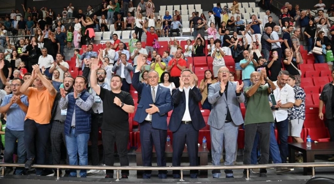 Vali Ünlü galibiyeti böyle kutladı