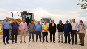 Arazi yollarına sathi kaplama çalışması