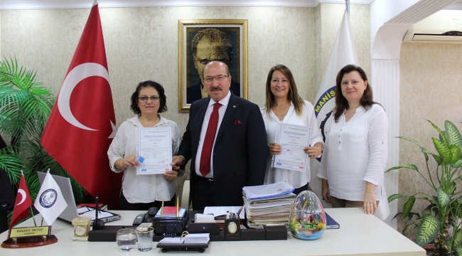 Başarılı emlak danışmanları belgelerini aldı