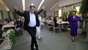 Başkan döktürdü,izleyenler keyif aldı