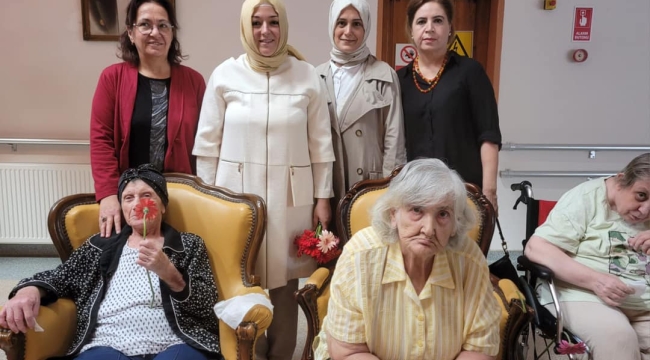Başkan Kaplan huzurevi sakınlerinin yaşlılar gününü kutladı