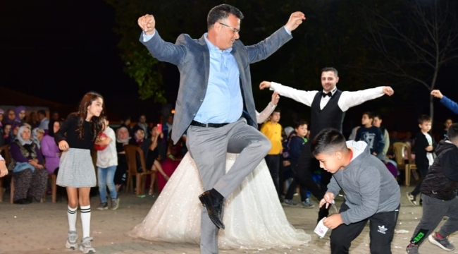 Başkan Öküzcüoğlu zeybek oynadı
