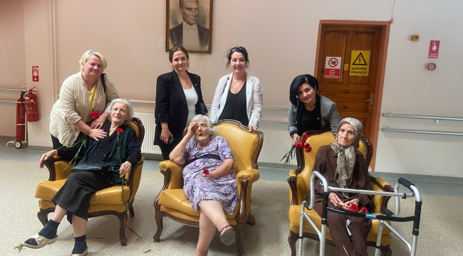  Başkan Özcan'hükümet yaşlıların onurlu yaşam hakkını elinden almaktadır'.