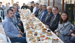 Başkanlar Şeyhisa mahalle muhtarılığı kahvaltısına katıldı