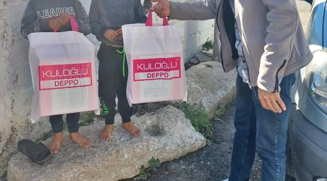 CHP'den yoksullara"minik ayaklar üşümesin"yardımı