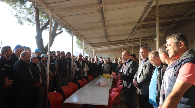 CHP ilçe başkanı Ayma ve Başkan Akın çalışanlarla kahvaltıda buluştu