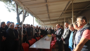 CHP ilçe başkanı Ayma ve Başkan Akın çalışanlarla kahvaltıda buluştu