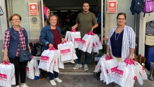 CHP'li kadınlar 100 yoksul çocuğu sevindirdi