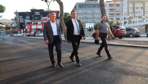 Cumhuriyet ve Demokrasi meydanı asfaltlanıyor