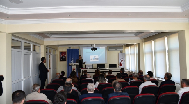 Demirci TSO'da dış ticaret semineri