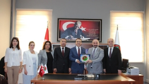 İcra işleri dairesi Başkanı Arapoğlu başkan Rona'yı ziyaret etti