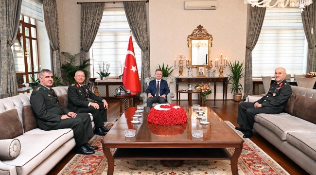 Komutanlar vali Ünlü'yü ziyaret etti