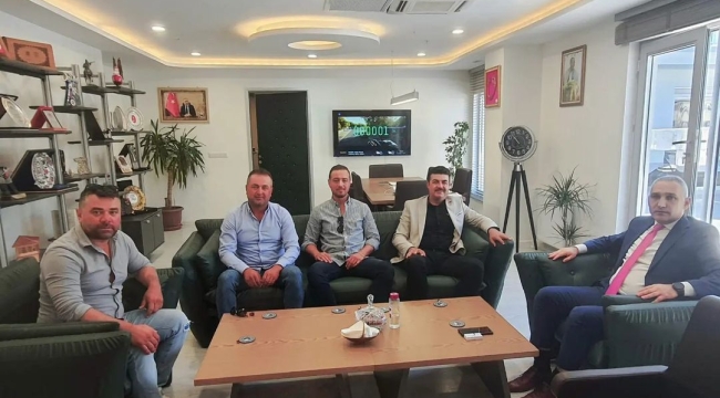 Salihli'li muhtarlar müdür Öztürk'ü ziyaret etti