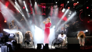 Saruhanlı'da muhteşem İrem Derici konseri