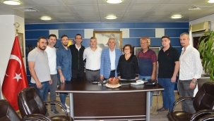 Sigortacılardan pastalı kutlama