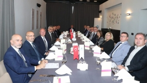 Toplantıda Gediz kirliliği ve su kullanımı masaya yatırıldı