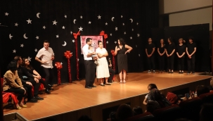 Turgutlu belediyesi tiyatro ekibi beğeni topladı