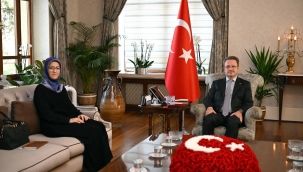 Vali Ünlü CBÜ rektörü Kibar'la görüştü