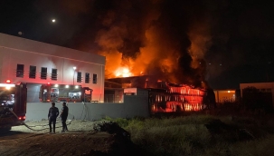 Vali Ünlü,yangın söndürüldü,sogutma çalışmaları sürüyor