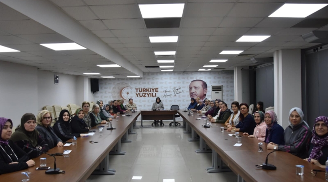 AKP kadın kollarında yeni görev dağılımı yapıldı