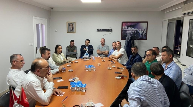 Başkan Akın CHP ilçe yönetimiyle gelişmeleri ele aldı