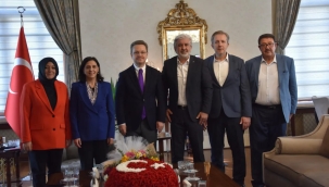 Başkan Hızlı vali Ünlü ve CBÜ rektörü Kibar'ı ziyaret etti