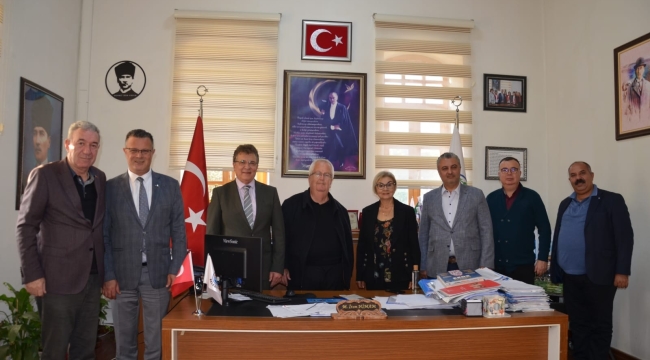 Başkan Öküzcüoğlu encümen toplantısına katıldı