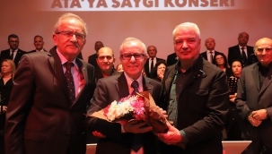 Büyük önder Atatürk, sevdiği şarkılarla anıldı