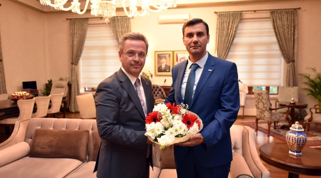 CHP il yönetimi vali Ünlü'yü ziyaret etti