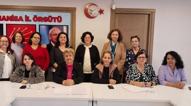 CHP'li kadın yöneticilerinin seçim toplantısı