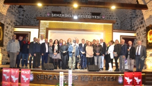 Manisa'da şiir ve söyleşiye ilgi büyüktü