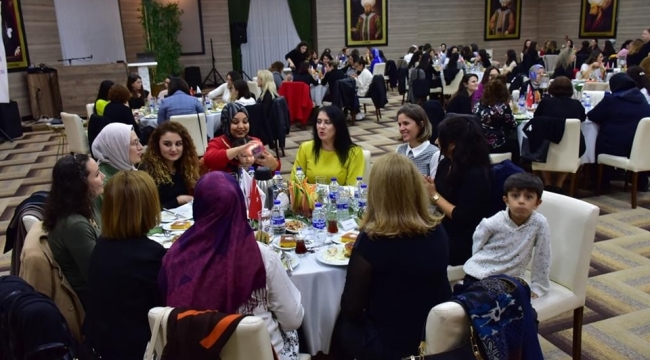 Öğretmen polis eşleri öğretmenler gününde bir araya geldi