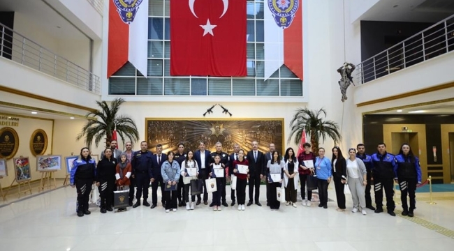 Polis konulu resim yarışmasında ödüller dağıtıldı