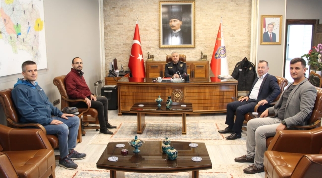 Sendikacılar müdür Aktaş'ı ziyaret etti