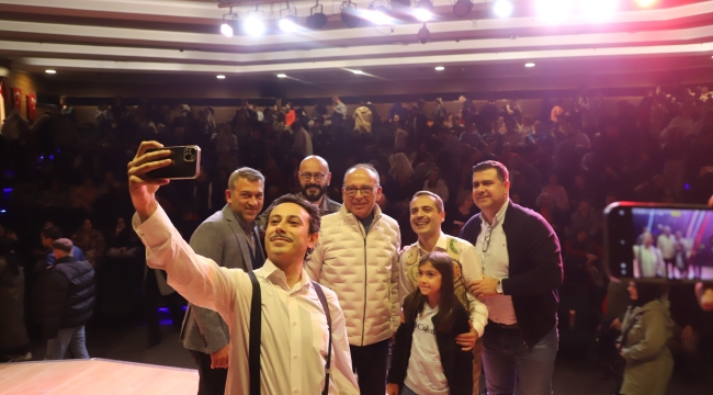 Turgutlu'da "Saatleri Ayarlama Enstitüsü" oyunu sahnelendi