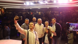 Turgutlu'da "Saatleri Ayarlama Enstitüsü" oyunu sahnelendi