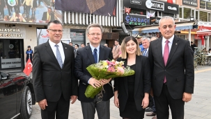 Vali Ünlü Alaşehir ve Sarıgöl'ü ziyaret etti