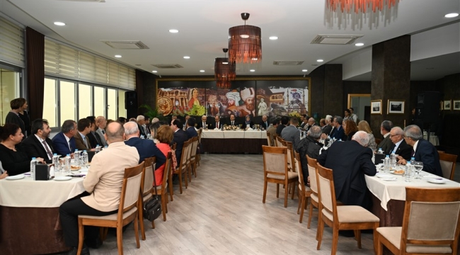Vali Ünlü''biz de gençlerimize çok güveniyoruz''