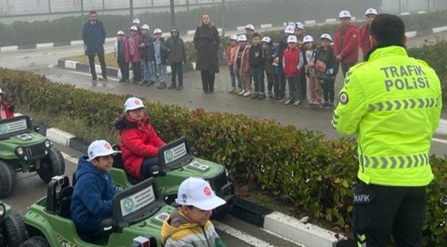 426 öğrenciye trafik temel eğitimi