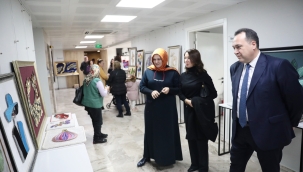 Akhisar'da 'İz Bırakanlar' sergisi