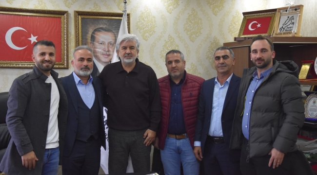 Akhisar müteahhitler AKP il başkanı Hızlı'yı ziyaret etti