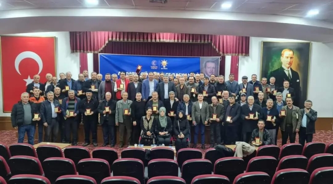 AKP Manisa teşkilatında tanışma toplantısı