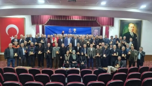 AKP Manisa teşkilatında tanışma toplantısı