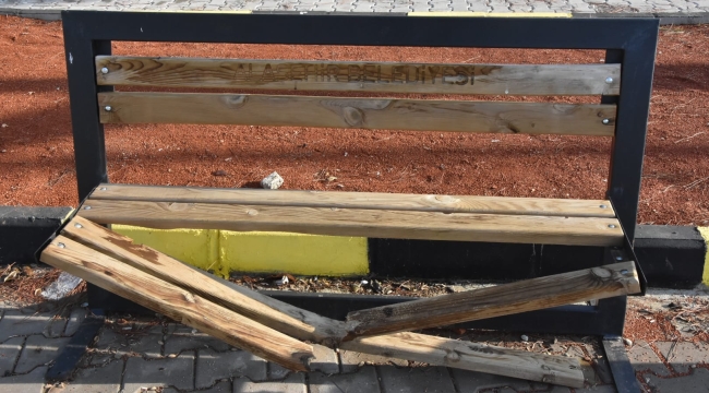 Alaşehir'de vandalizm hortladı